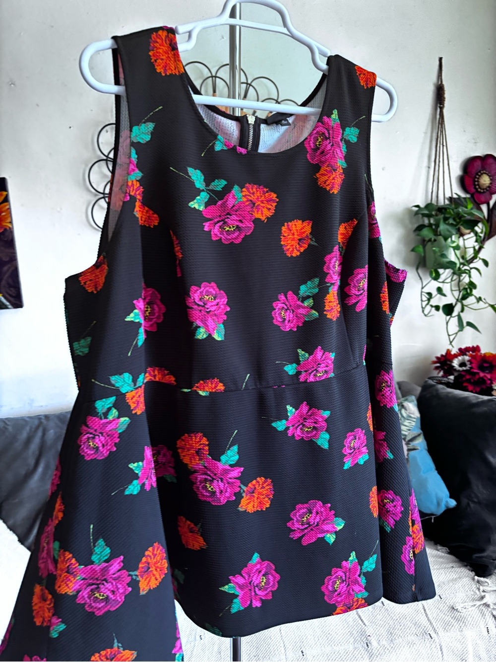 Torrid Black Rose Floral Skater Peplum Waist Tunic Top Plus Size 6 (6X)